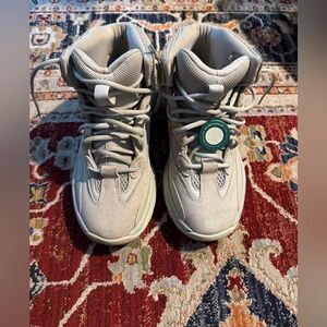 Adidas Yeezy Desert Boots Men’s Size 9.5 Ice Blue